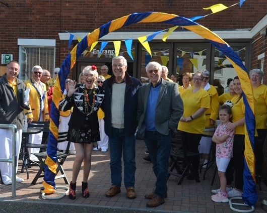 HI DE HI